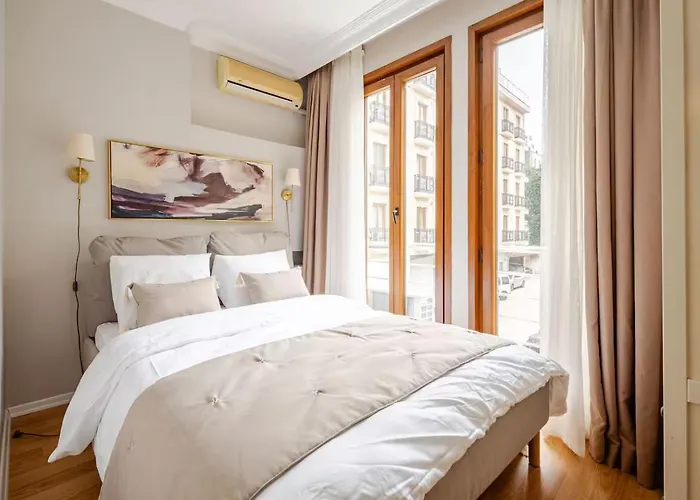 Raya Cihangir Suites